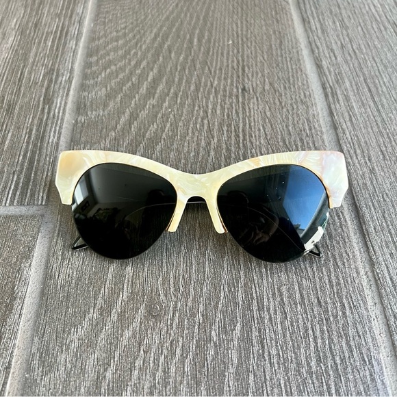 Victoria Beckham CAT 3 VBS91 C8 E Green Lens Beige Marble Sunglasses main image 11